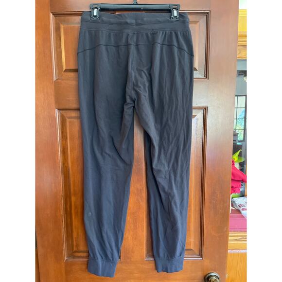 Lululemon cinch waistband jogger size 6 - Picture 4 of 5